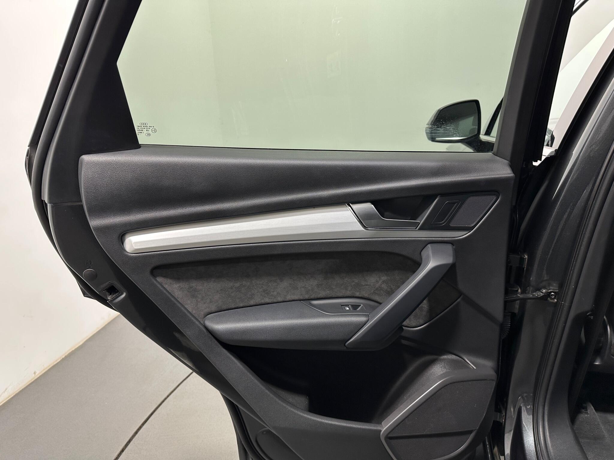 Audi Q5 view 40