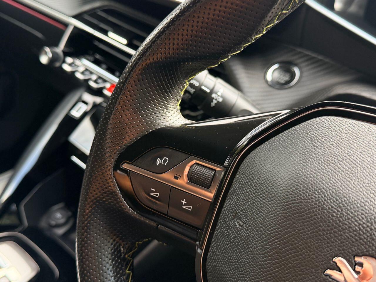 Peugeot E-2008 view 36