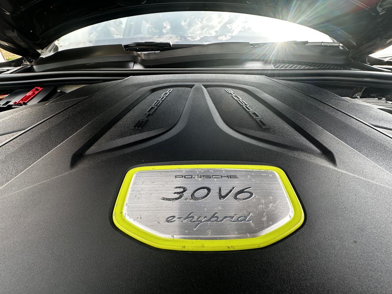 Porsche Cayenne view 8