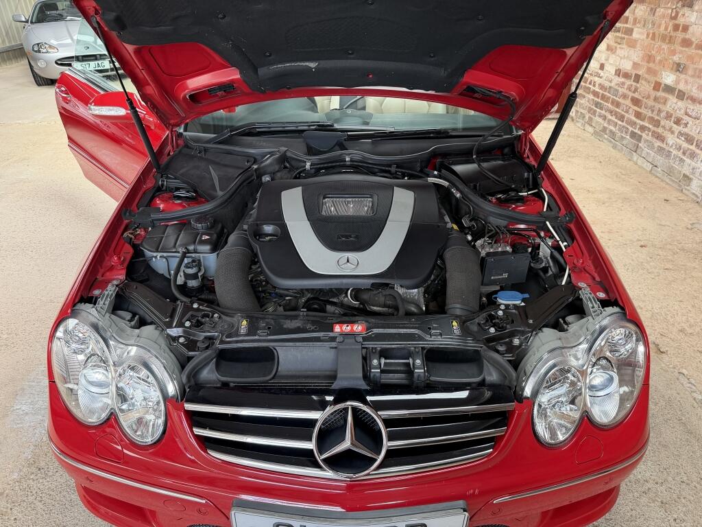 Mercedes-Benz CLK view 25