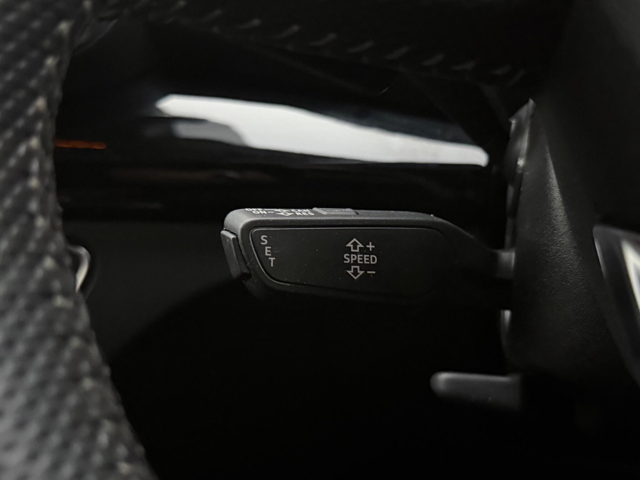 Audi Q5 view 18