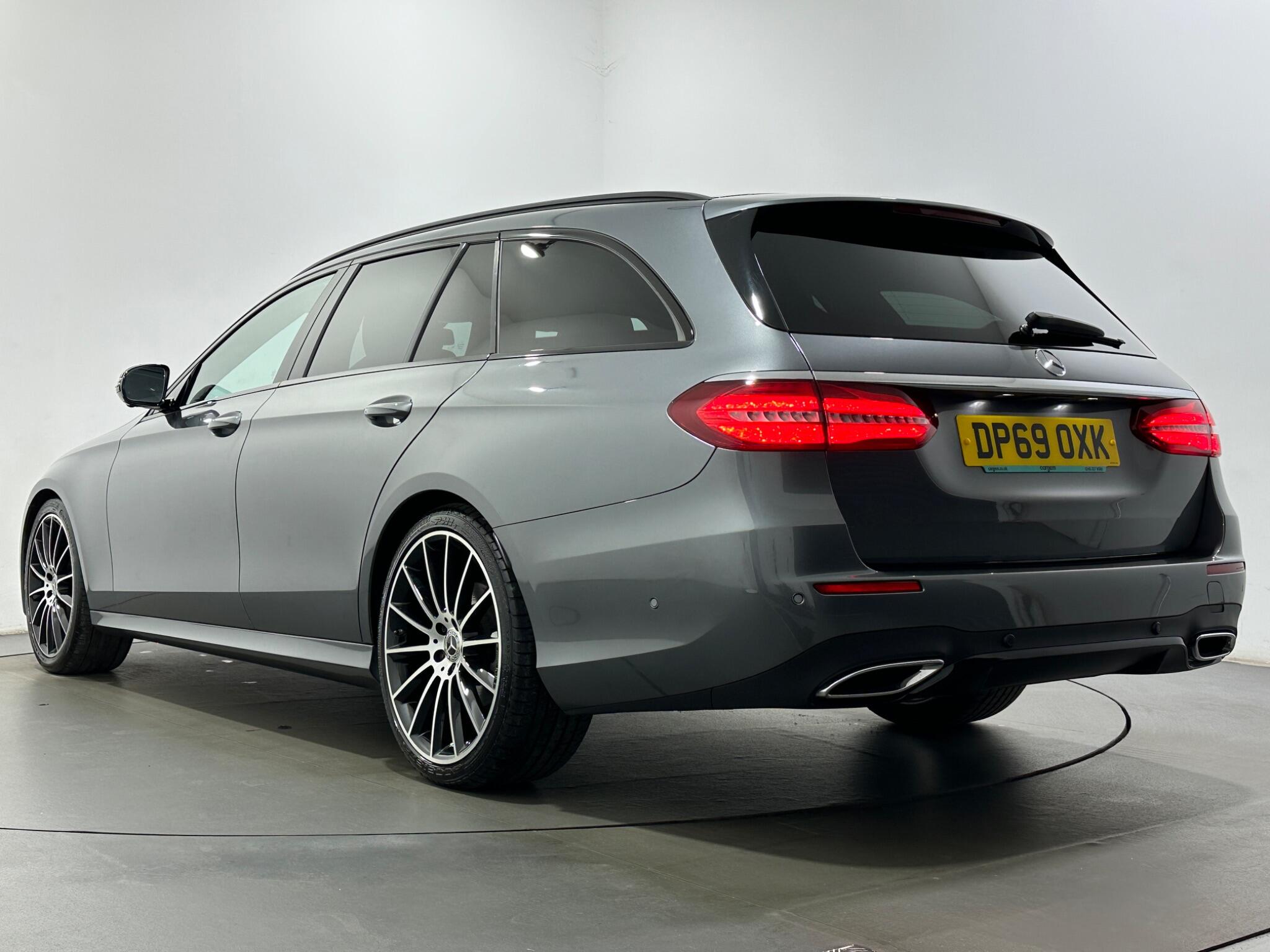 Mercedes-Benz E Class view 51