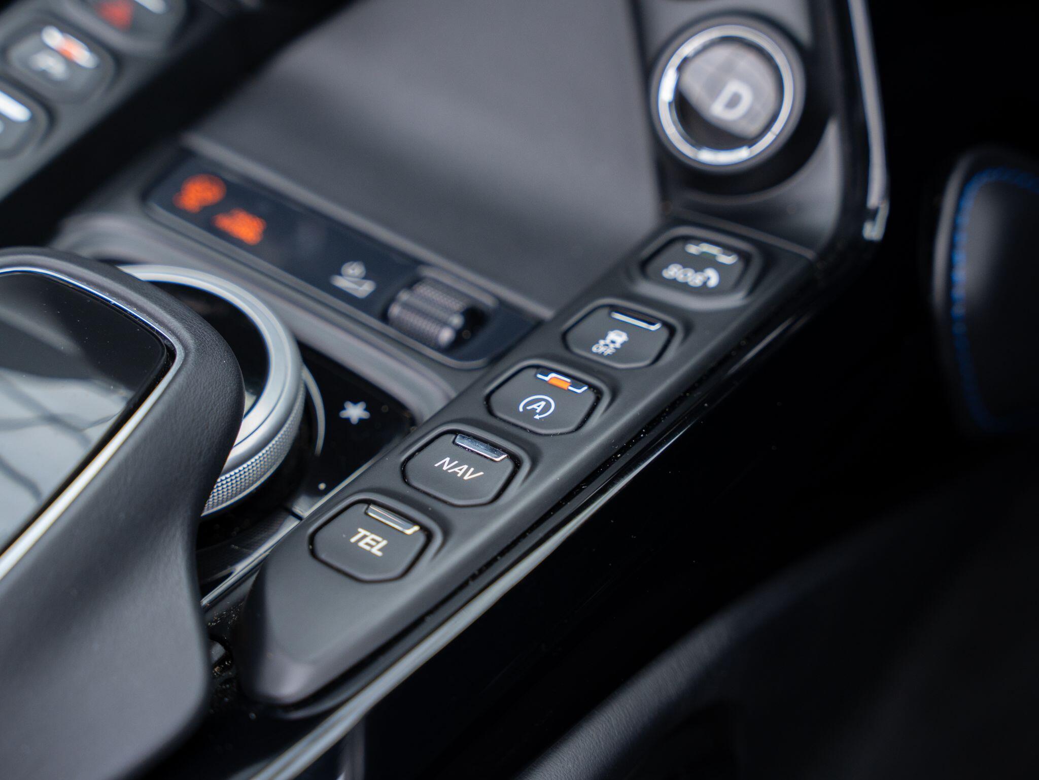 Aston Martin Vantage view 18
