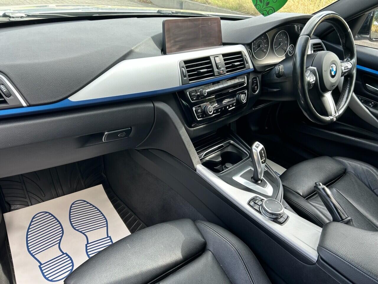 BMW 3 Series view 20