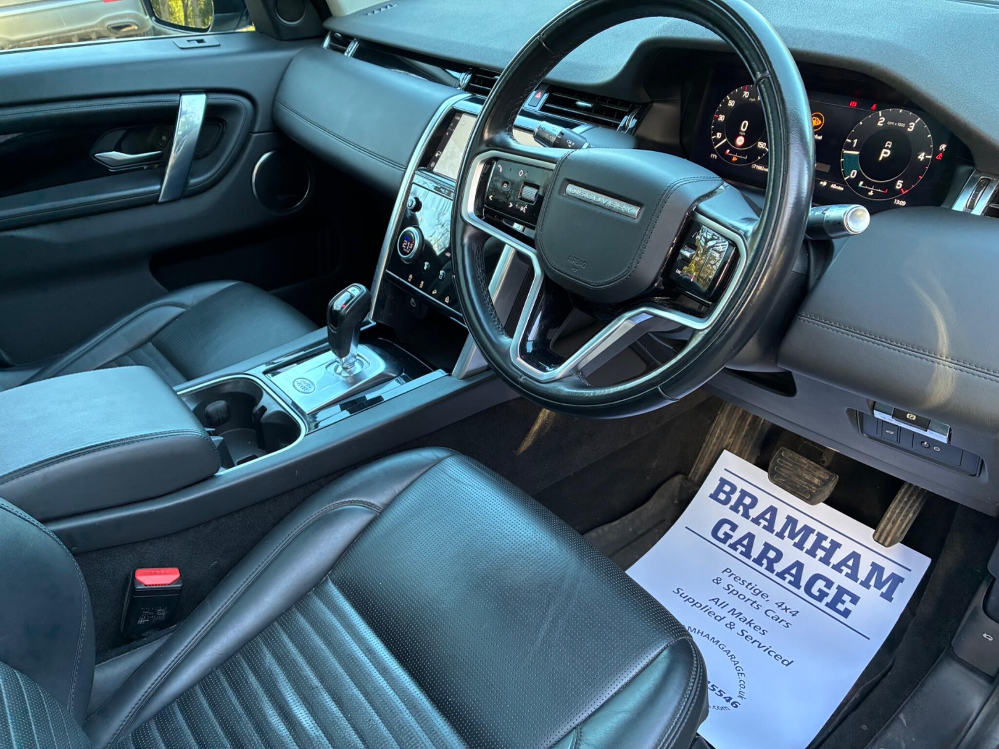 Land Rover Discovery Sport view 16
