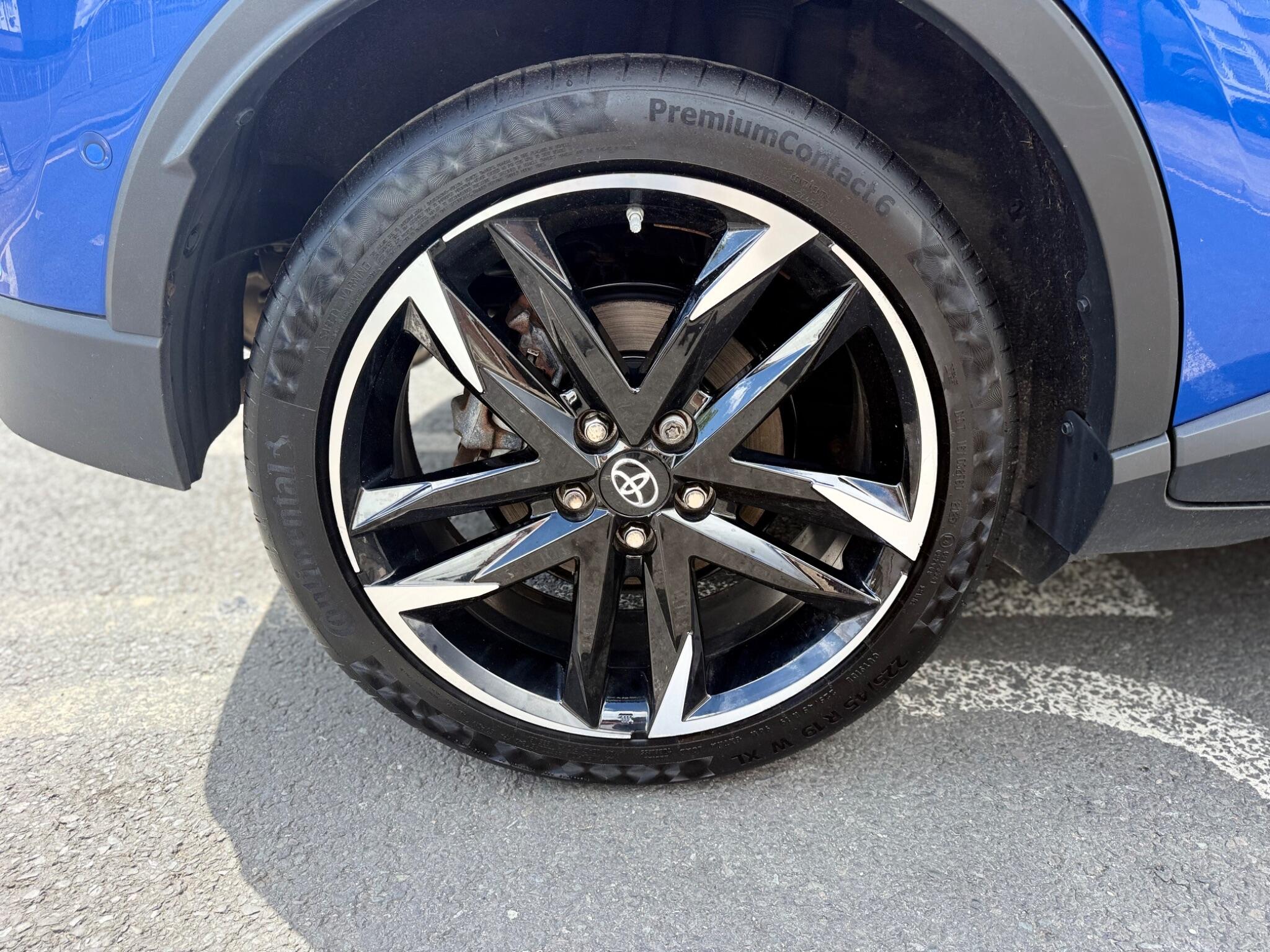 Toyota C-HR view 19