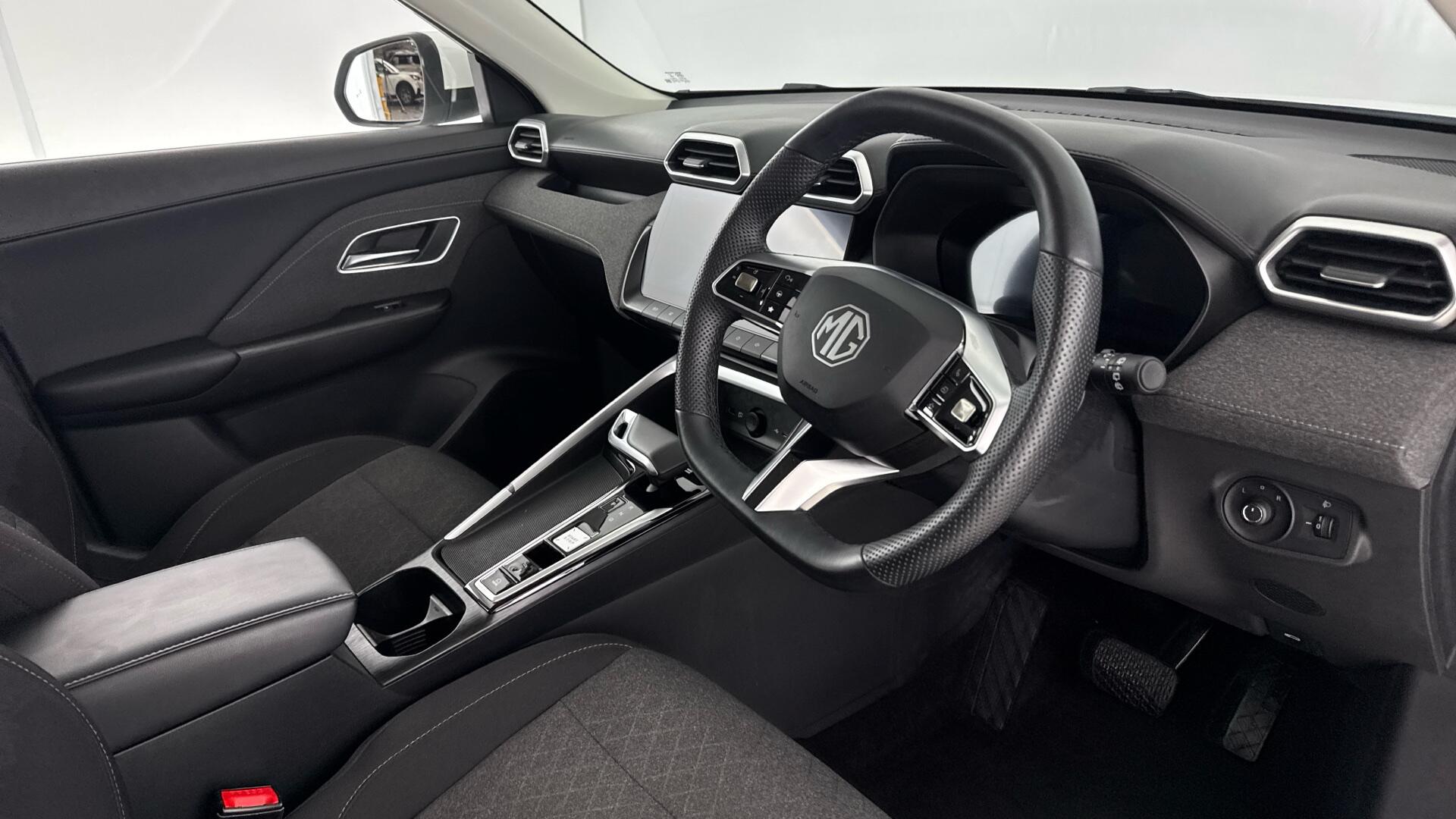 MG ZS view 9