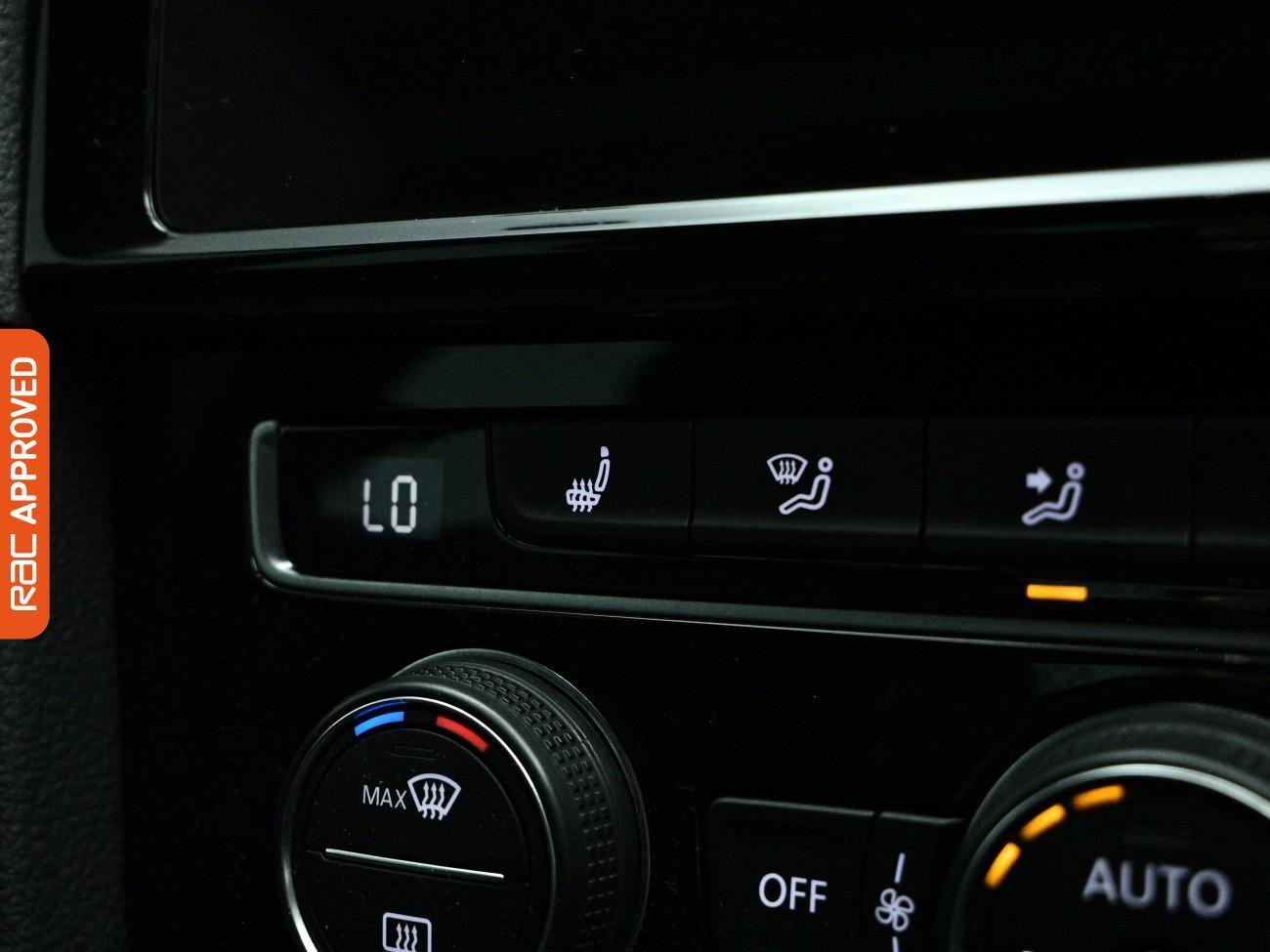 Volkswagen Golf view 23