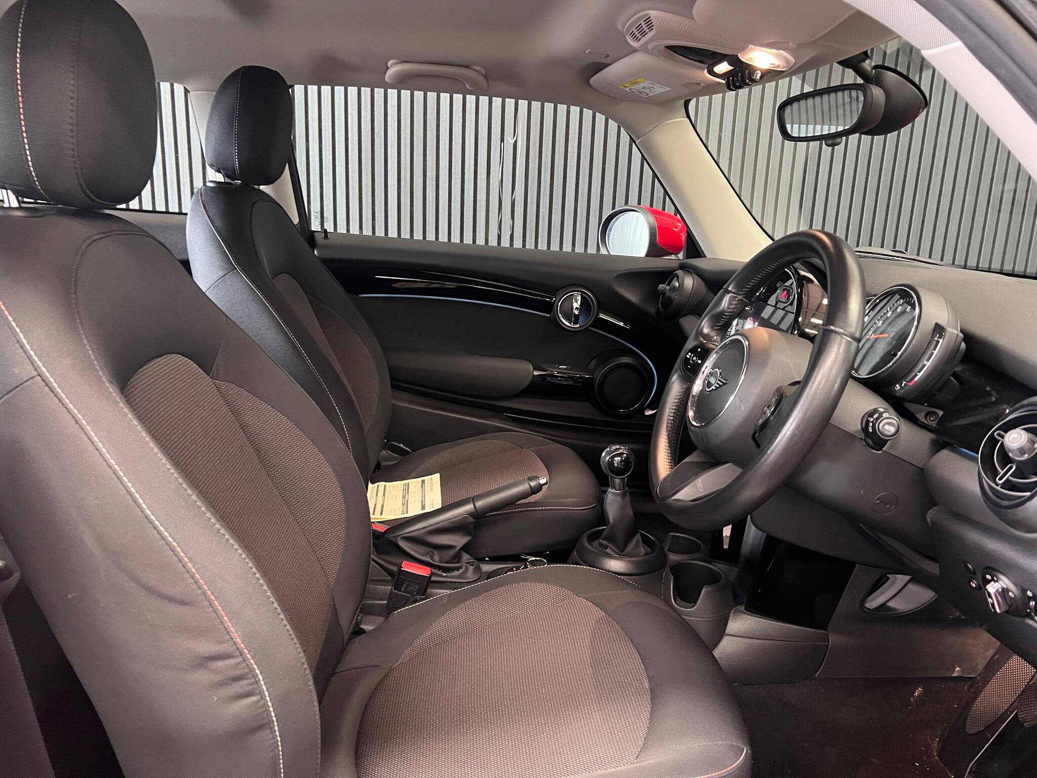 Mini Hatch view 9