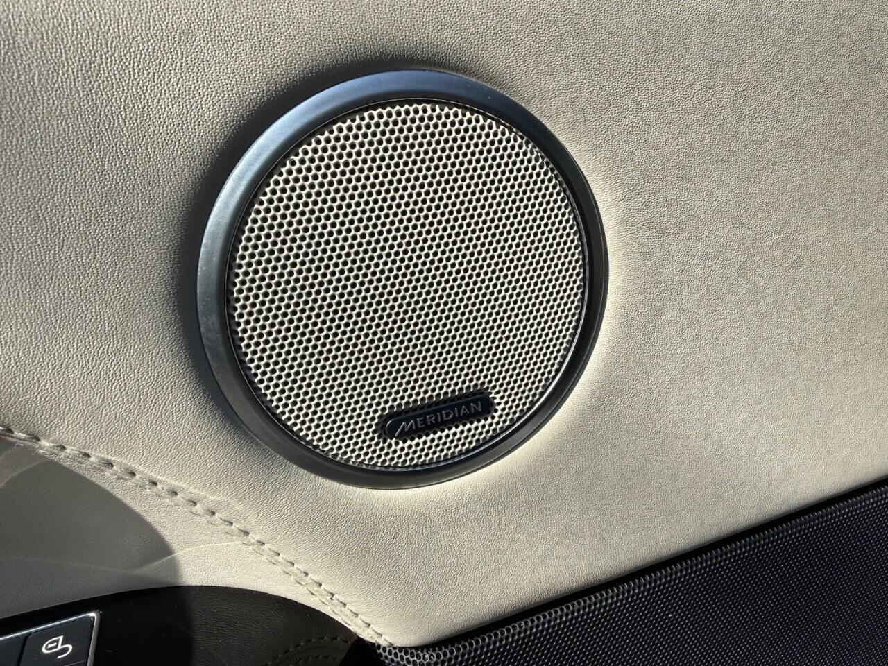 Land Rover Range Rover view 13