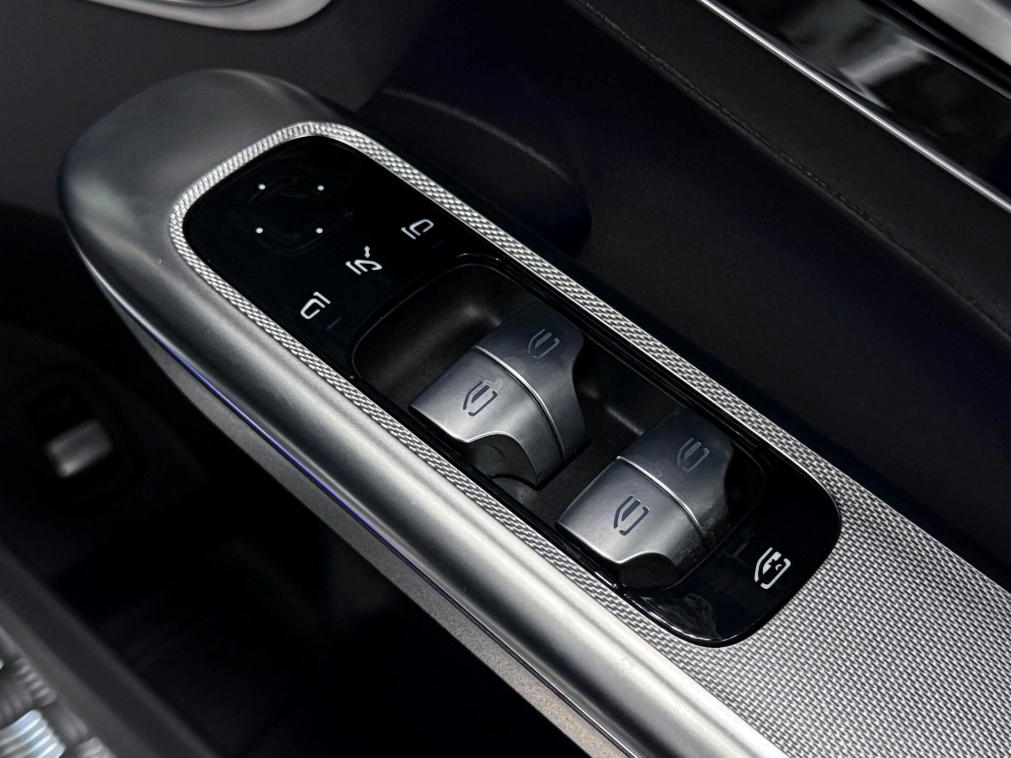 Mercedes-Benz GLC view 29