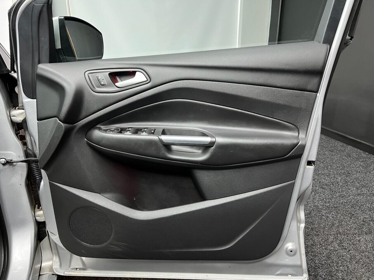 Ford Kuga view 33