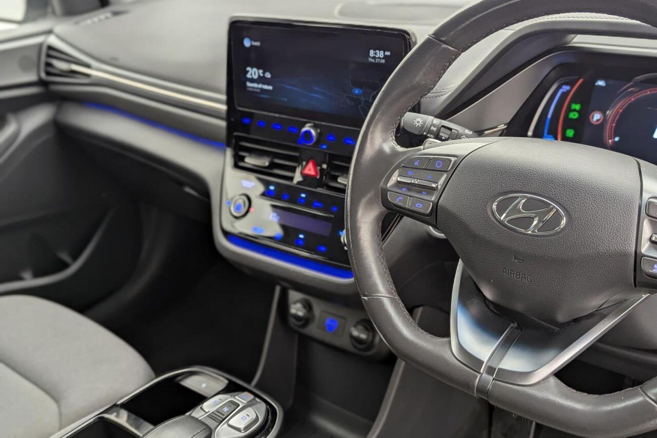 Hyundai Ioniq view 39
