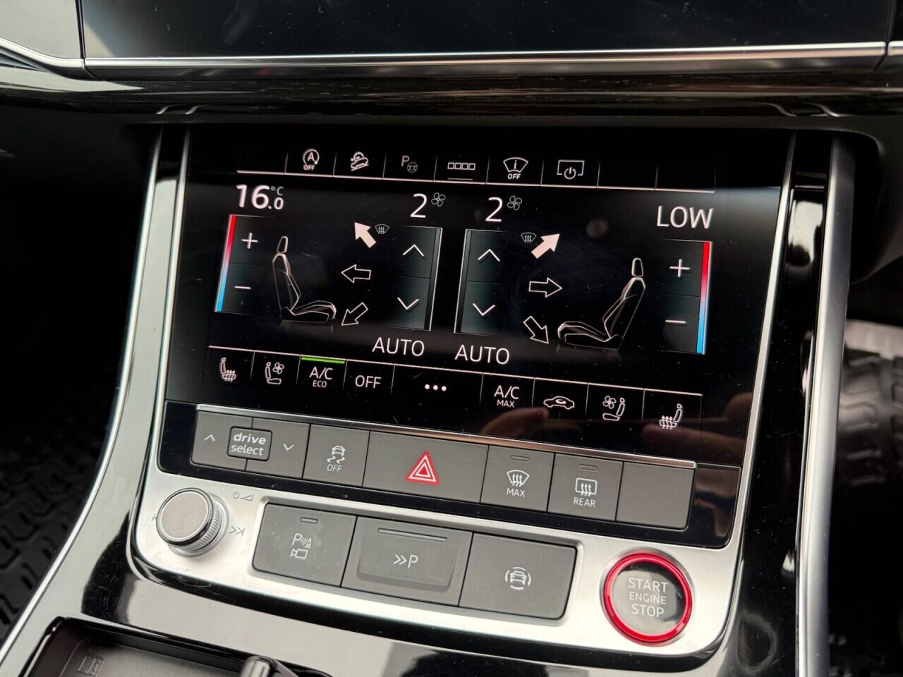 Audi SQ7 view 26