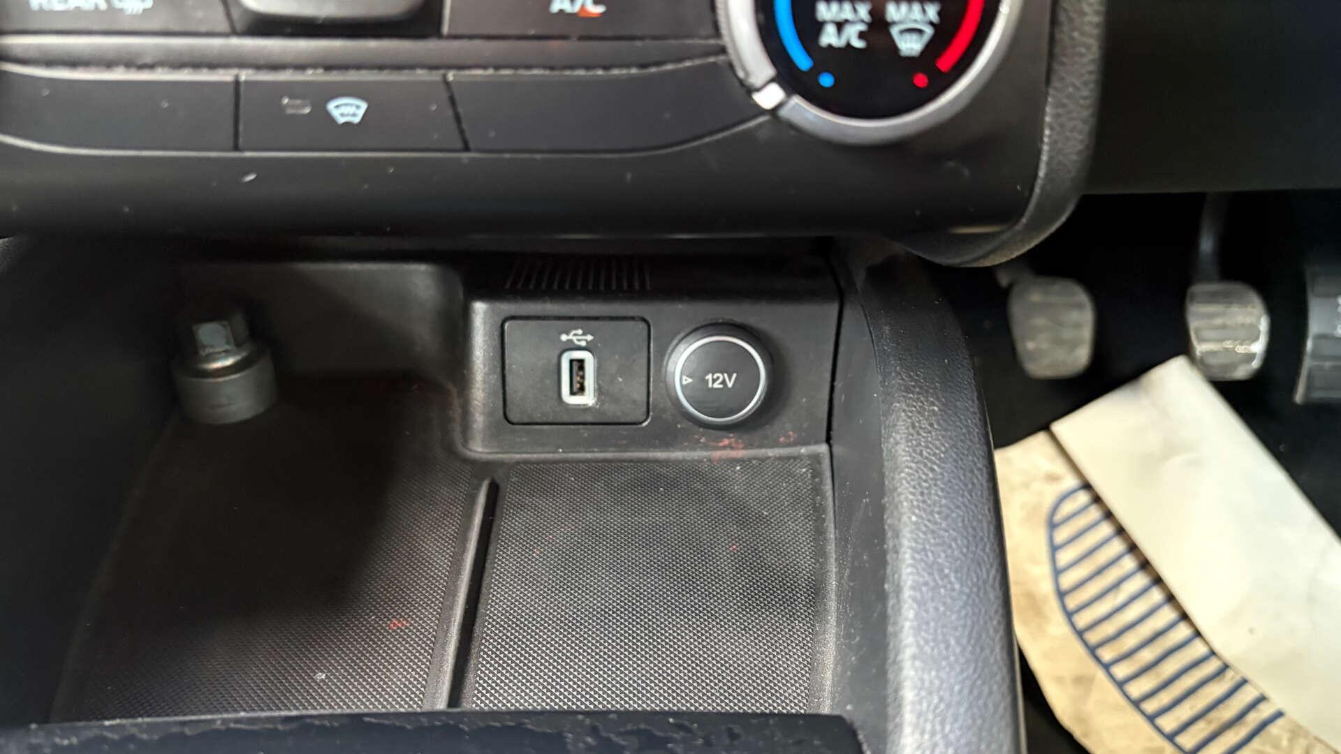 Ford Focus view 32