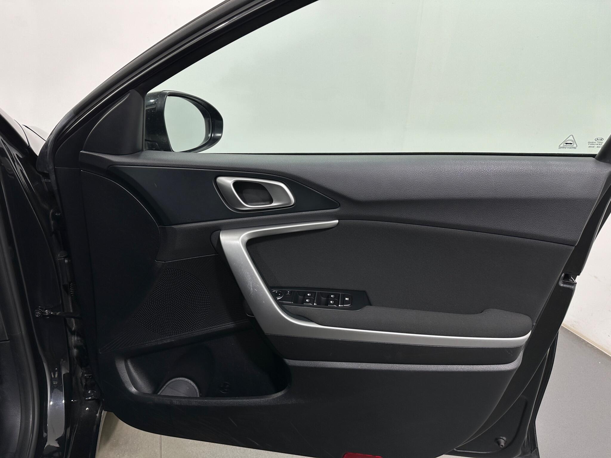 Kia Ceed view 33