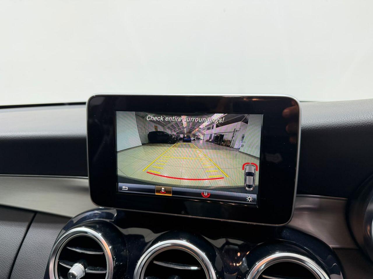 Mercedes-Benz C-Class view 25