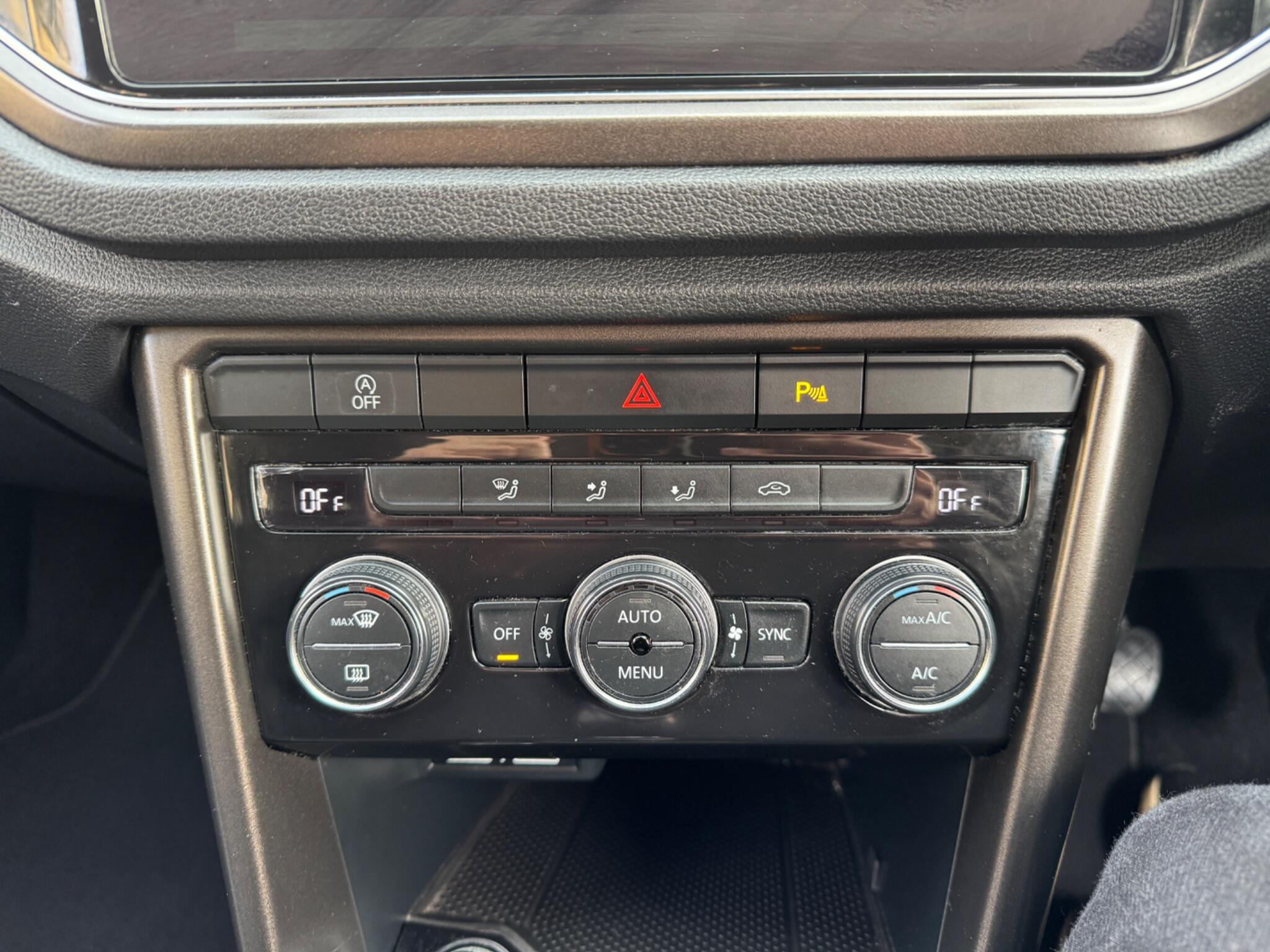 Volkswagen T-Roc view 41