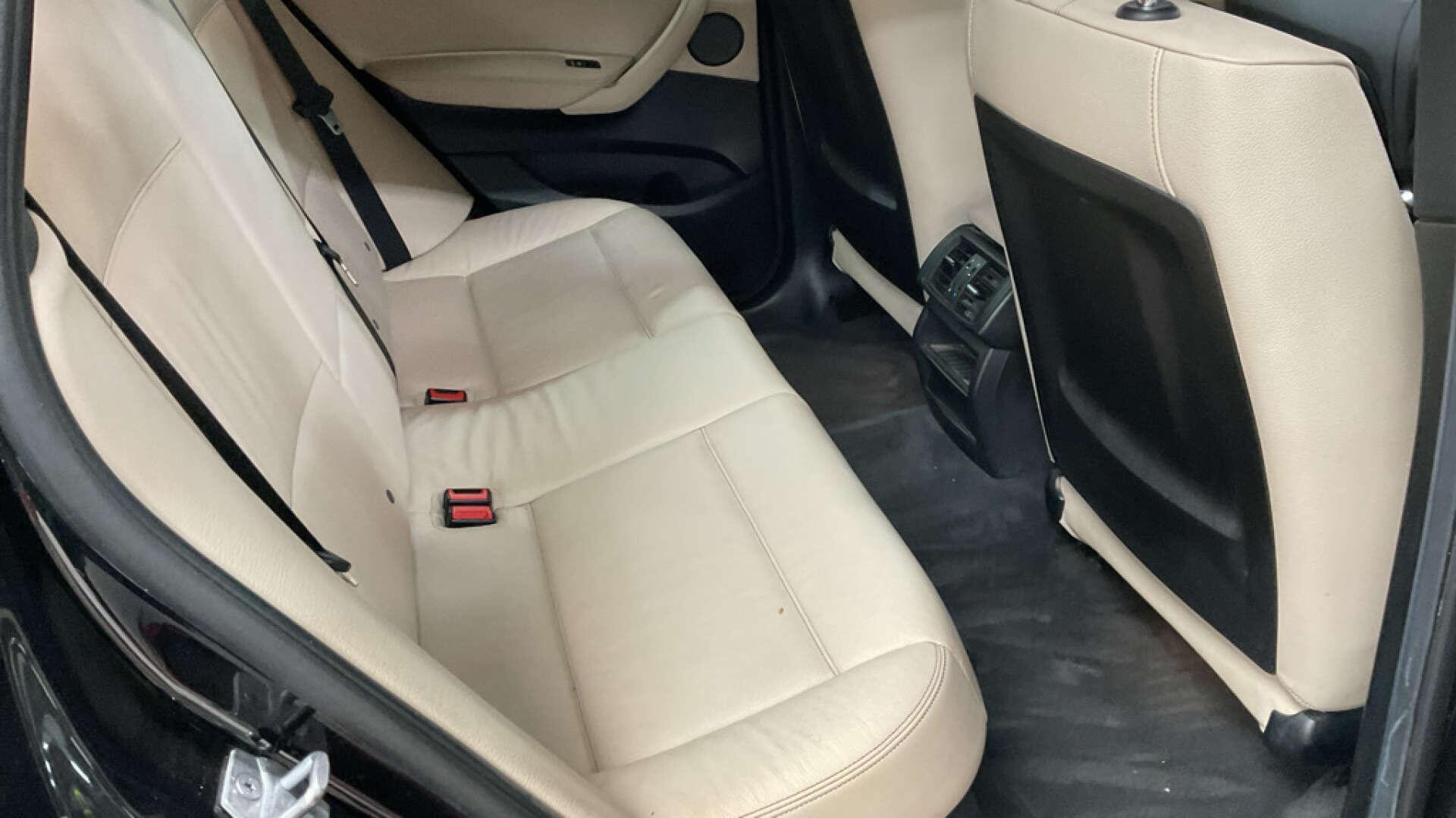 BMW X3 view 11