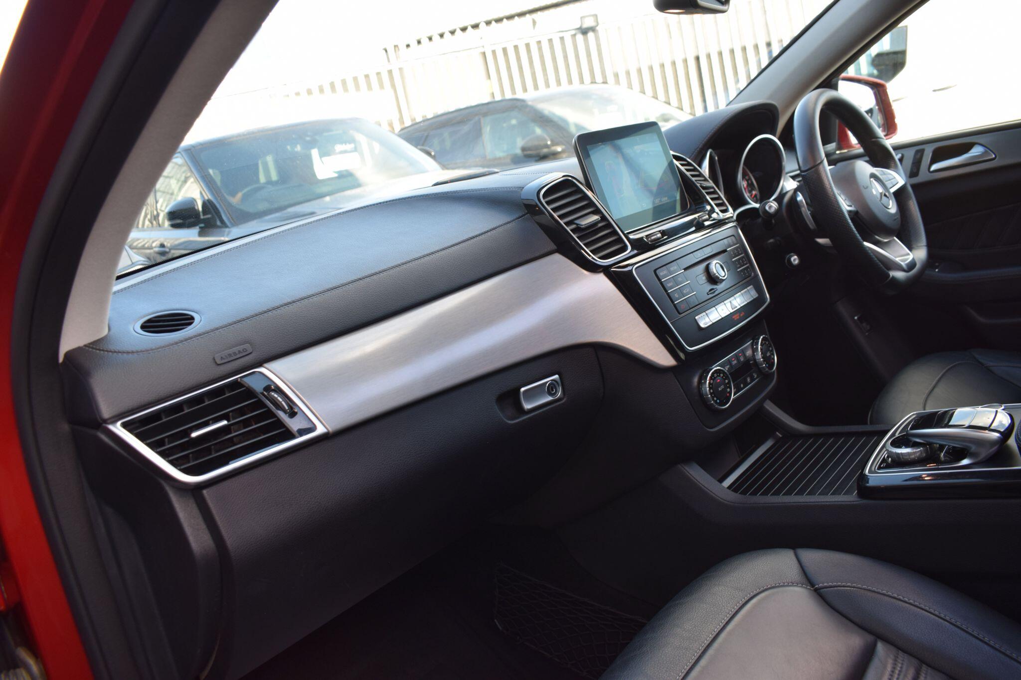 Mercedes-Benz GLE view 7