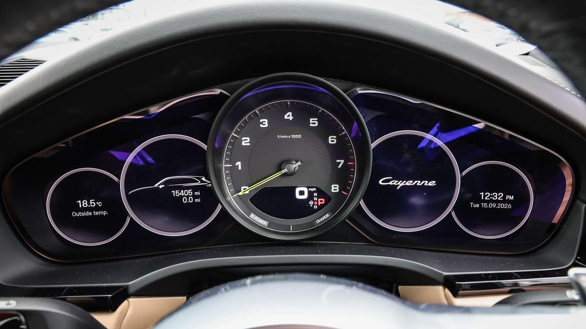 Porsche Cayenne view 19