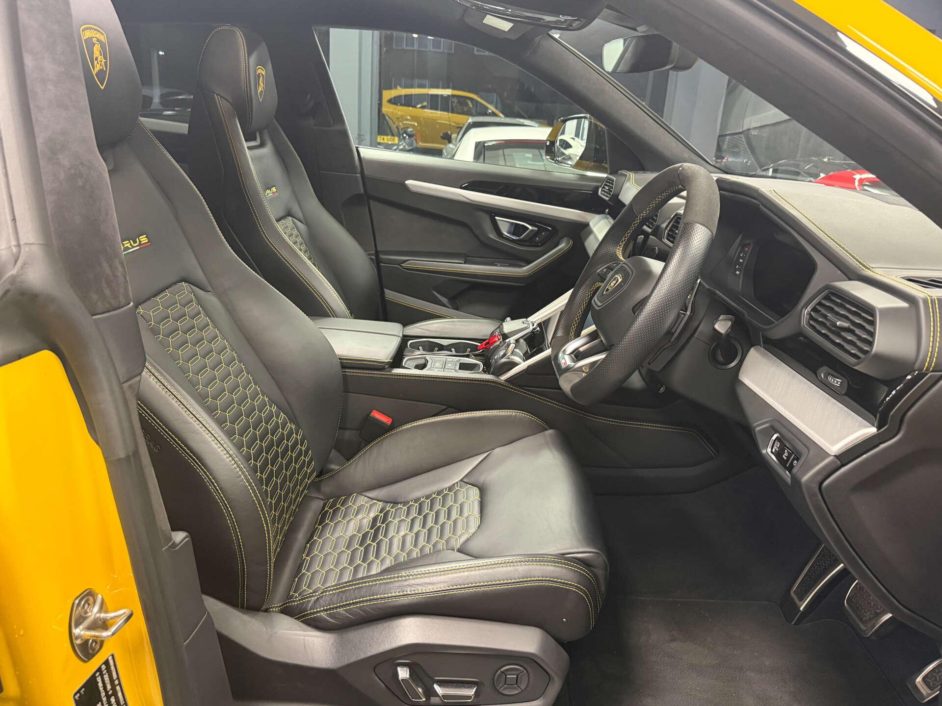 Lamborghini Urus view 17