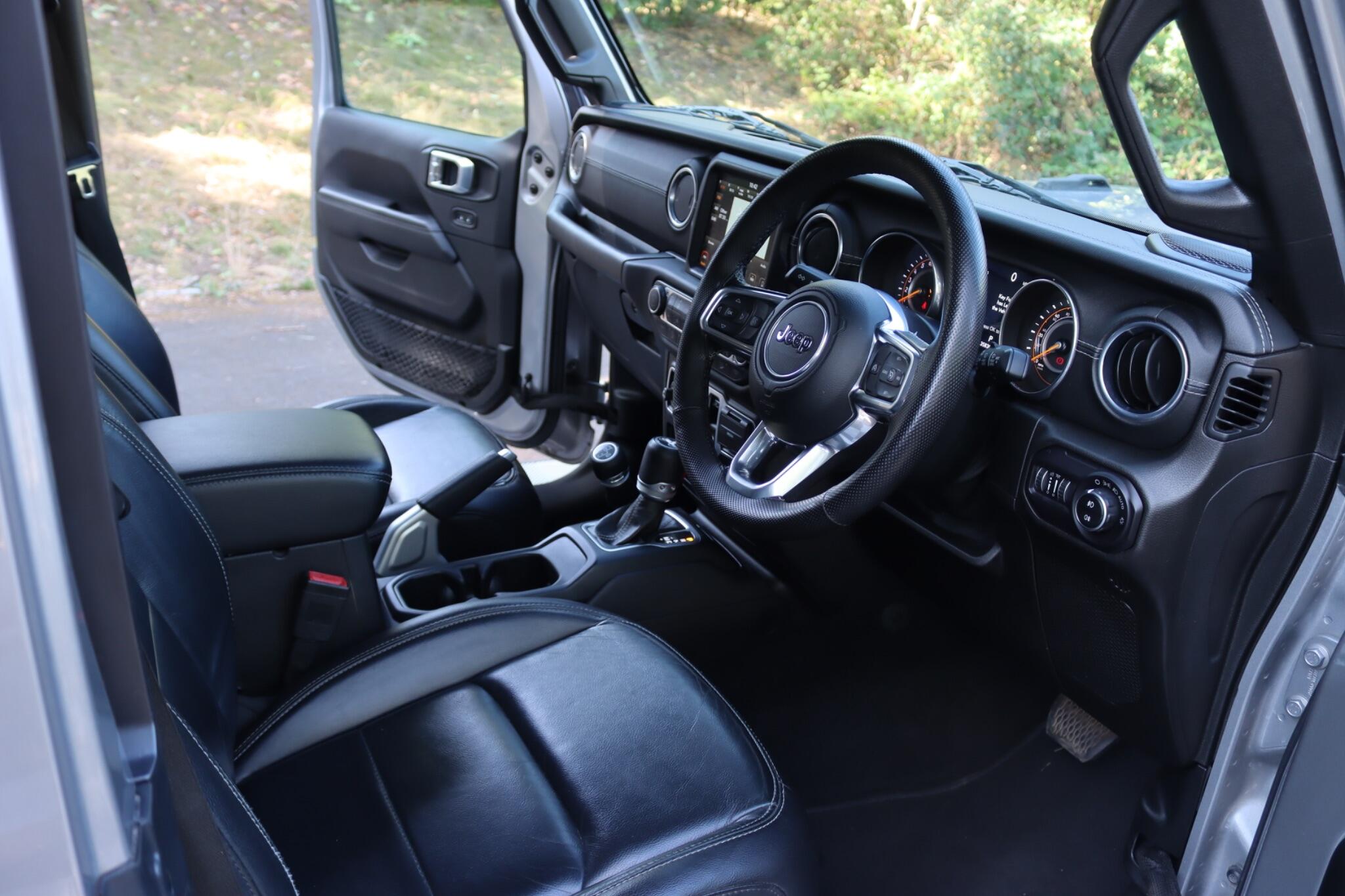 Jeep Wrangler view 36