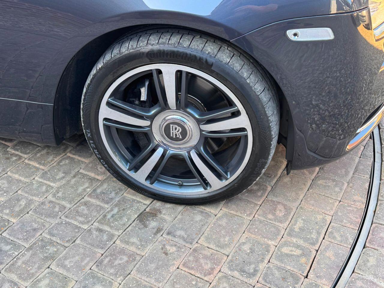 Rolls-Royce Wraith view 20