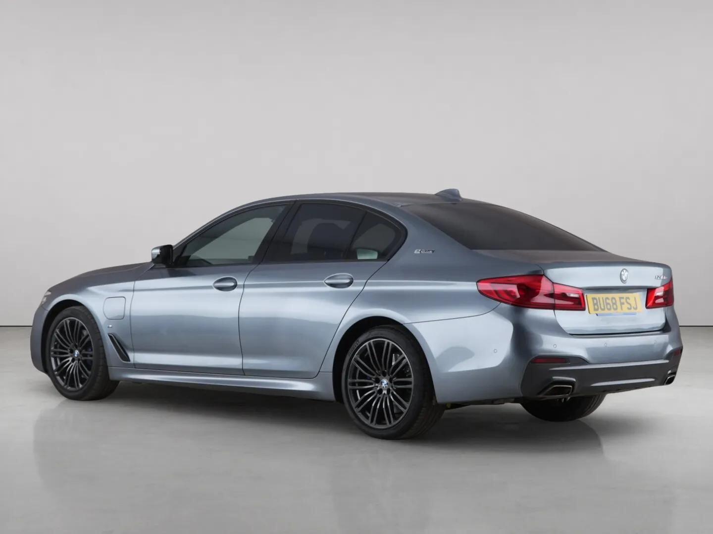 BMW 5 Series view 7
