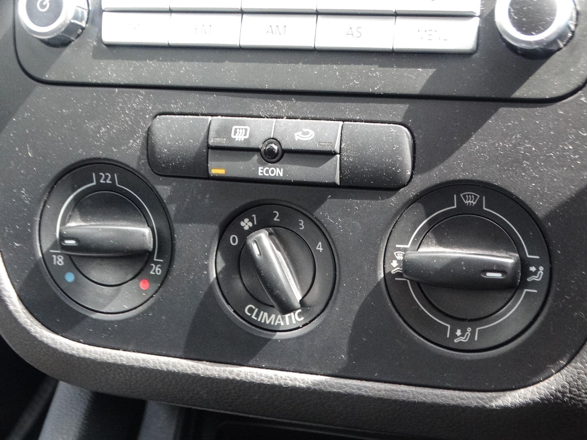 Volkswagen Golf view 23
