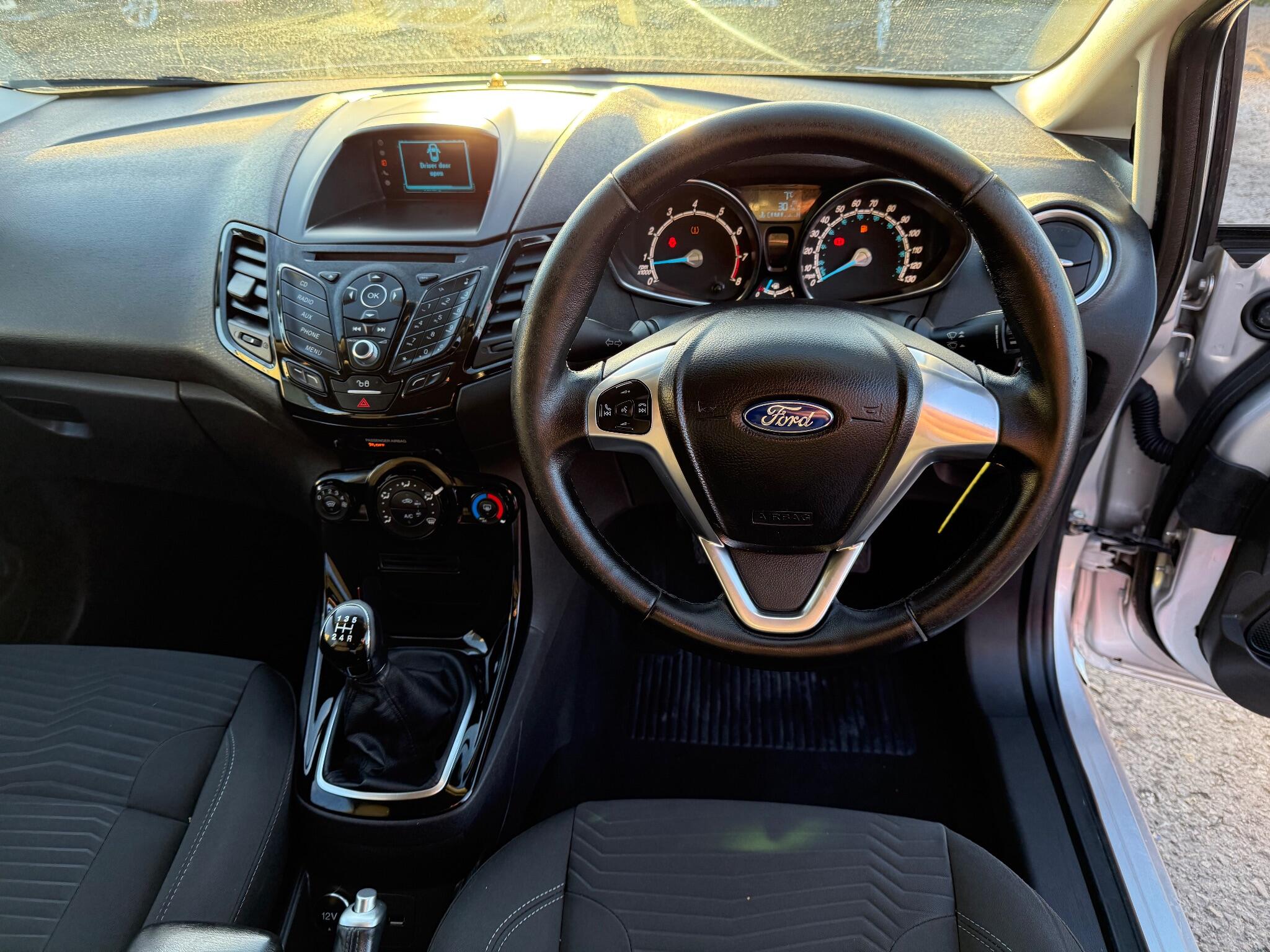 2015 Ford Fiesta 1.25 Zetec Euro 6 3dr • 82,544 miles image 8