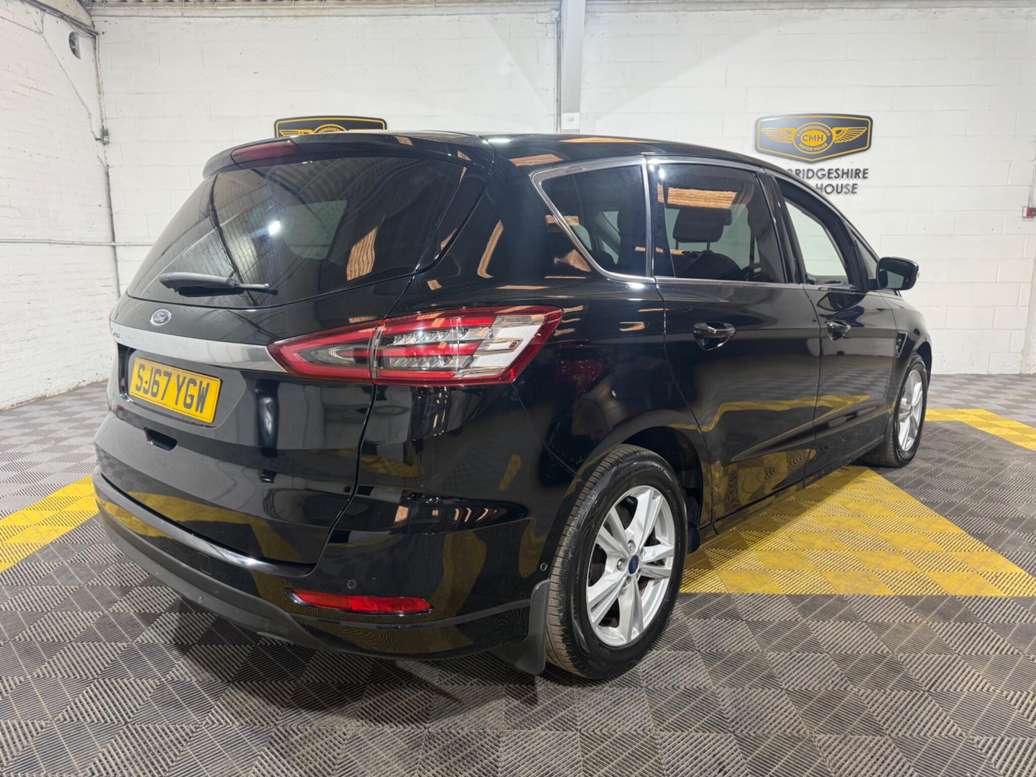 Ford S-Max view 16