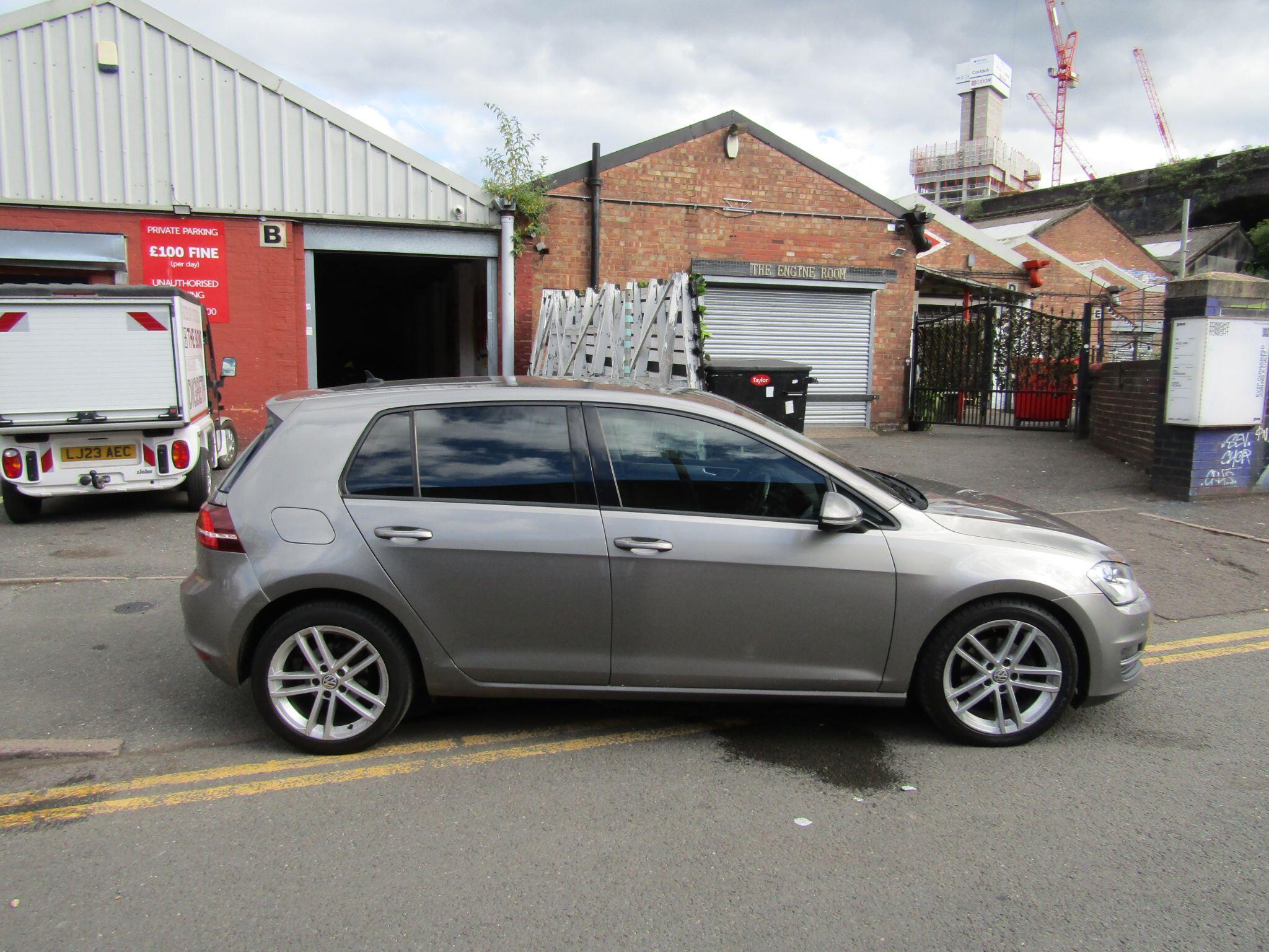 Volkswagen Golf view 6
