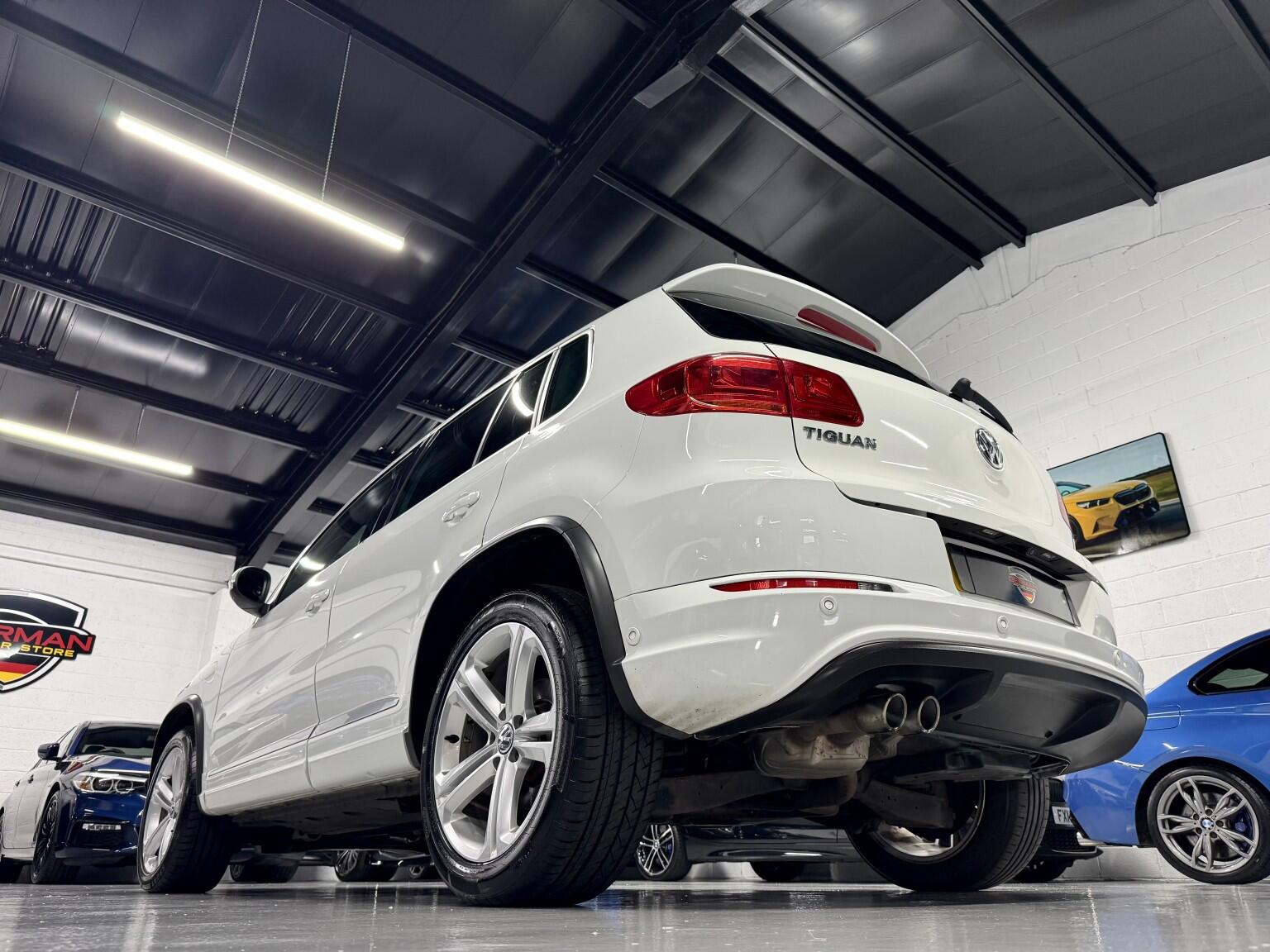Volkswagen Tiguan view 6