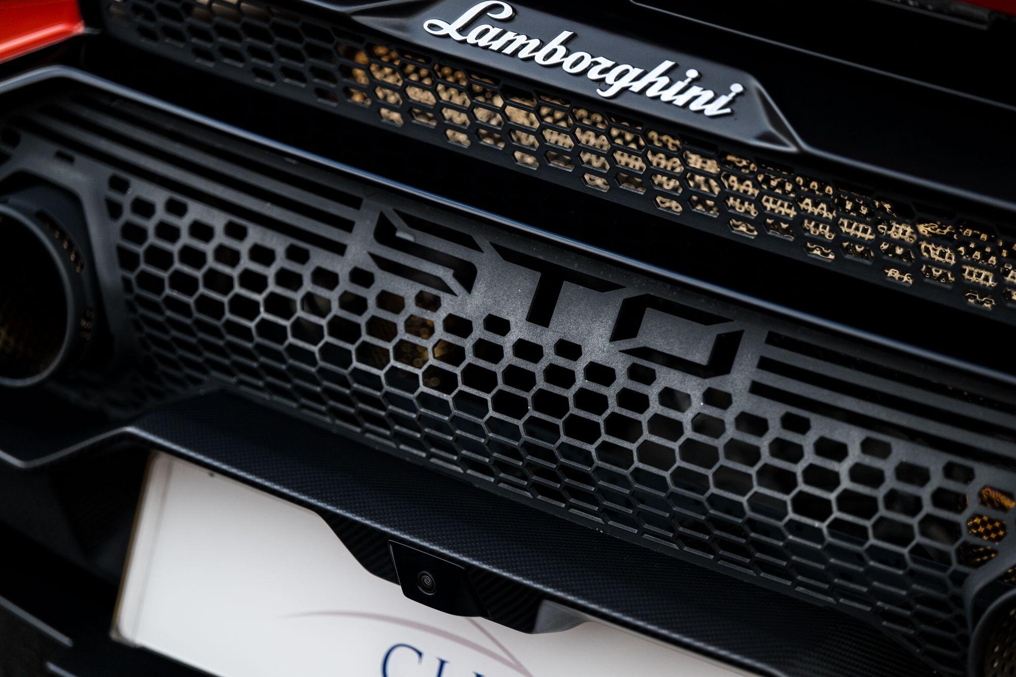 Lamborghini Huracan view 13