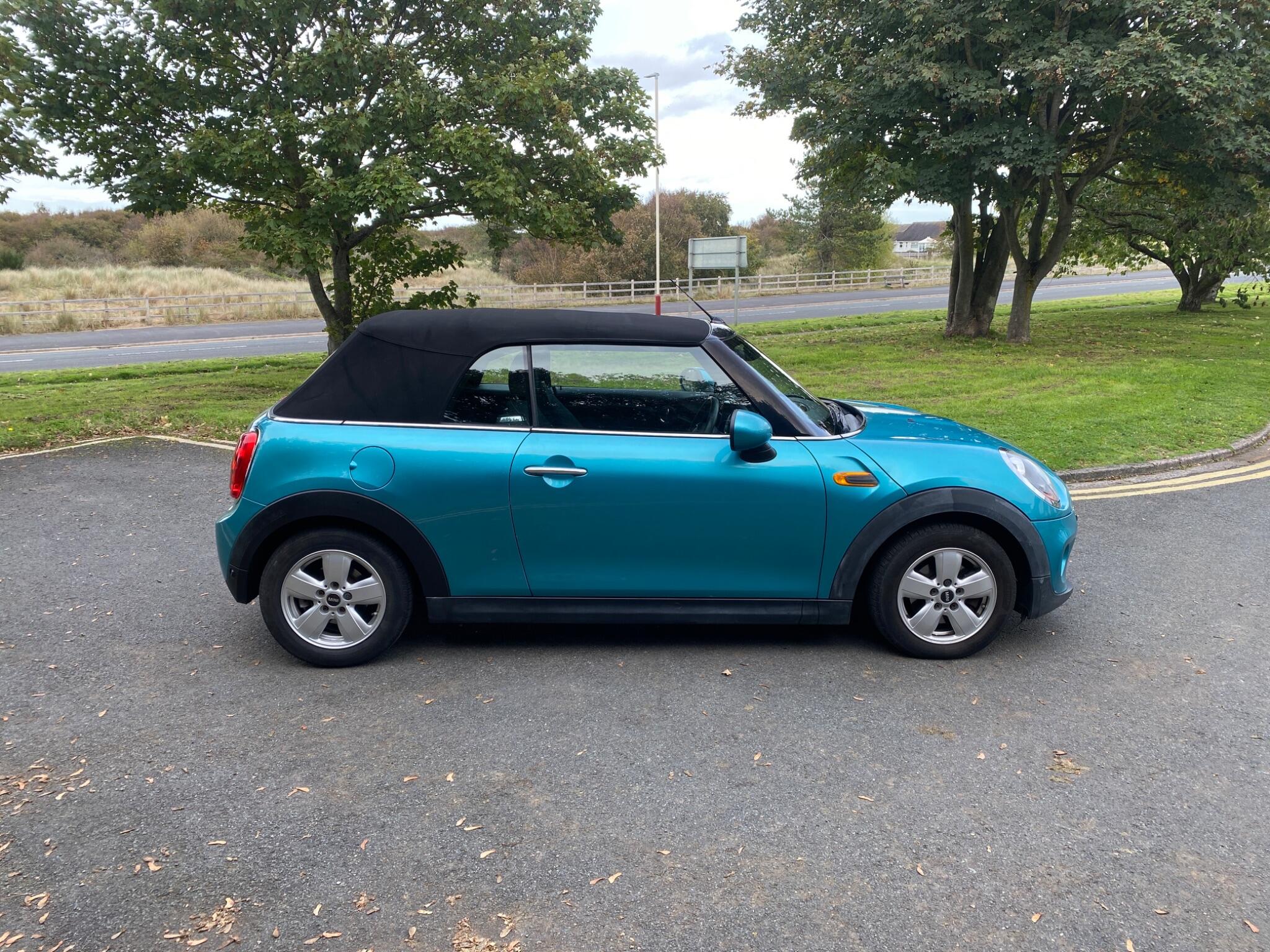 MINI Convertible 1.5 Cooper Euro 6 (s/s) 2dr