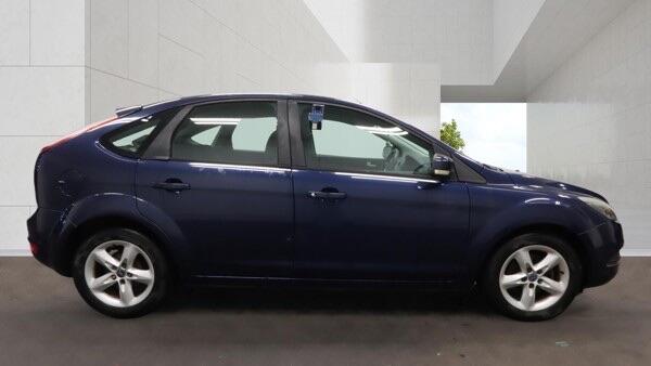 Ford Focus view 5