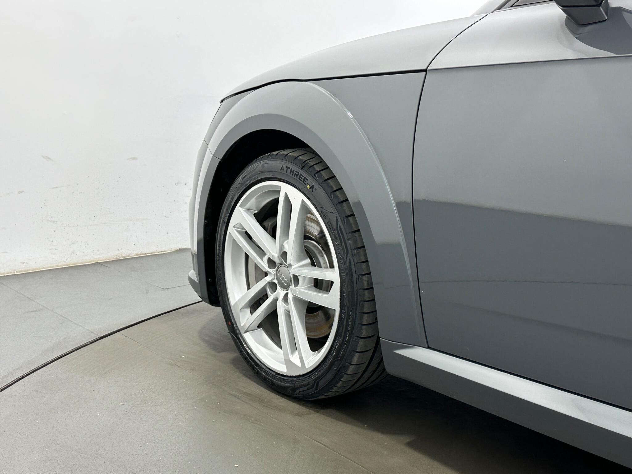 Audi TT view 45