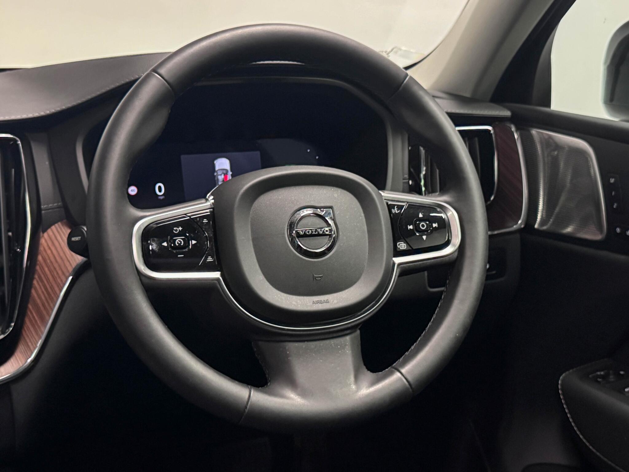 Volvo XC60 view 34
