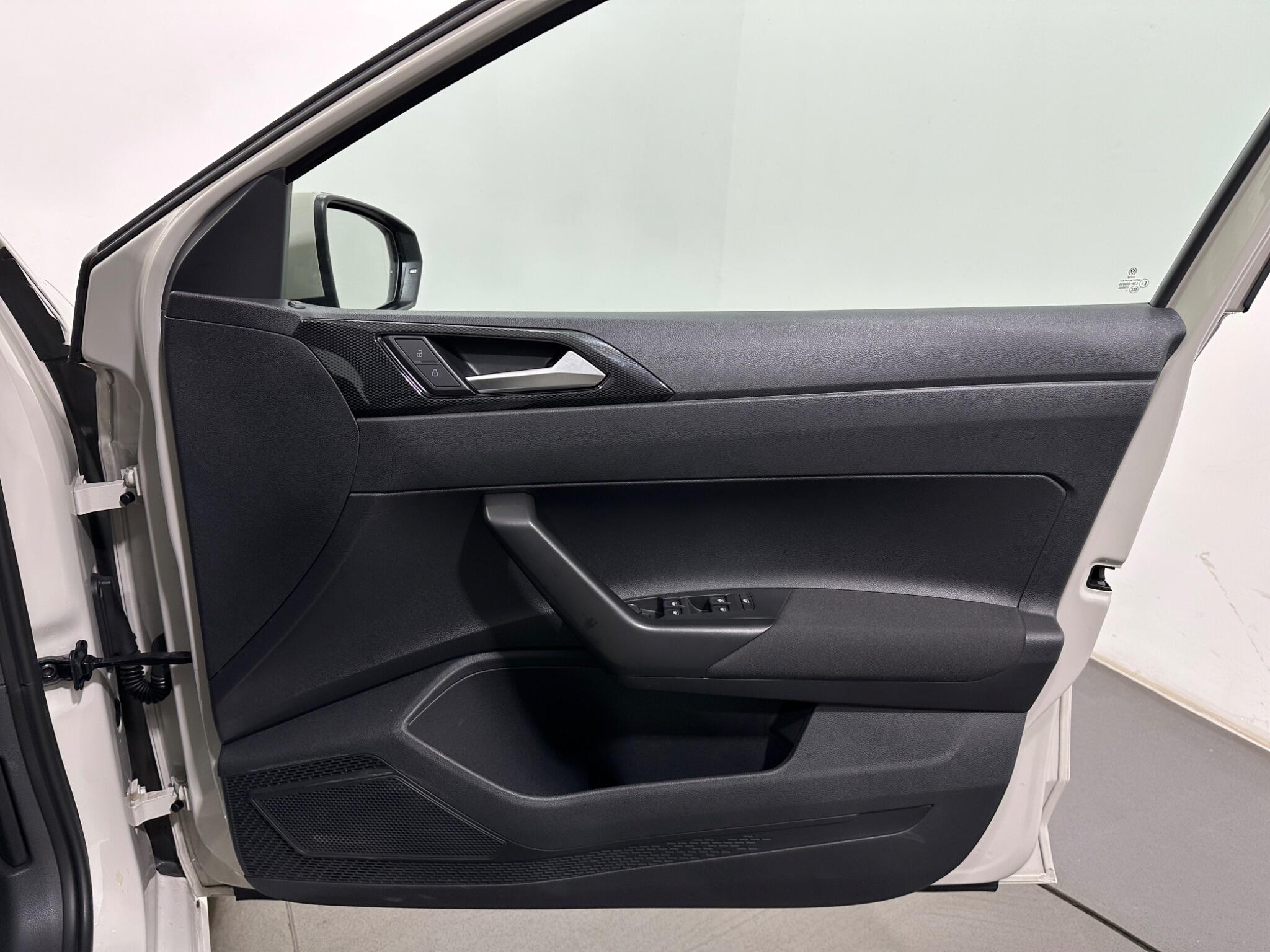 Volkswagen Polo view 32