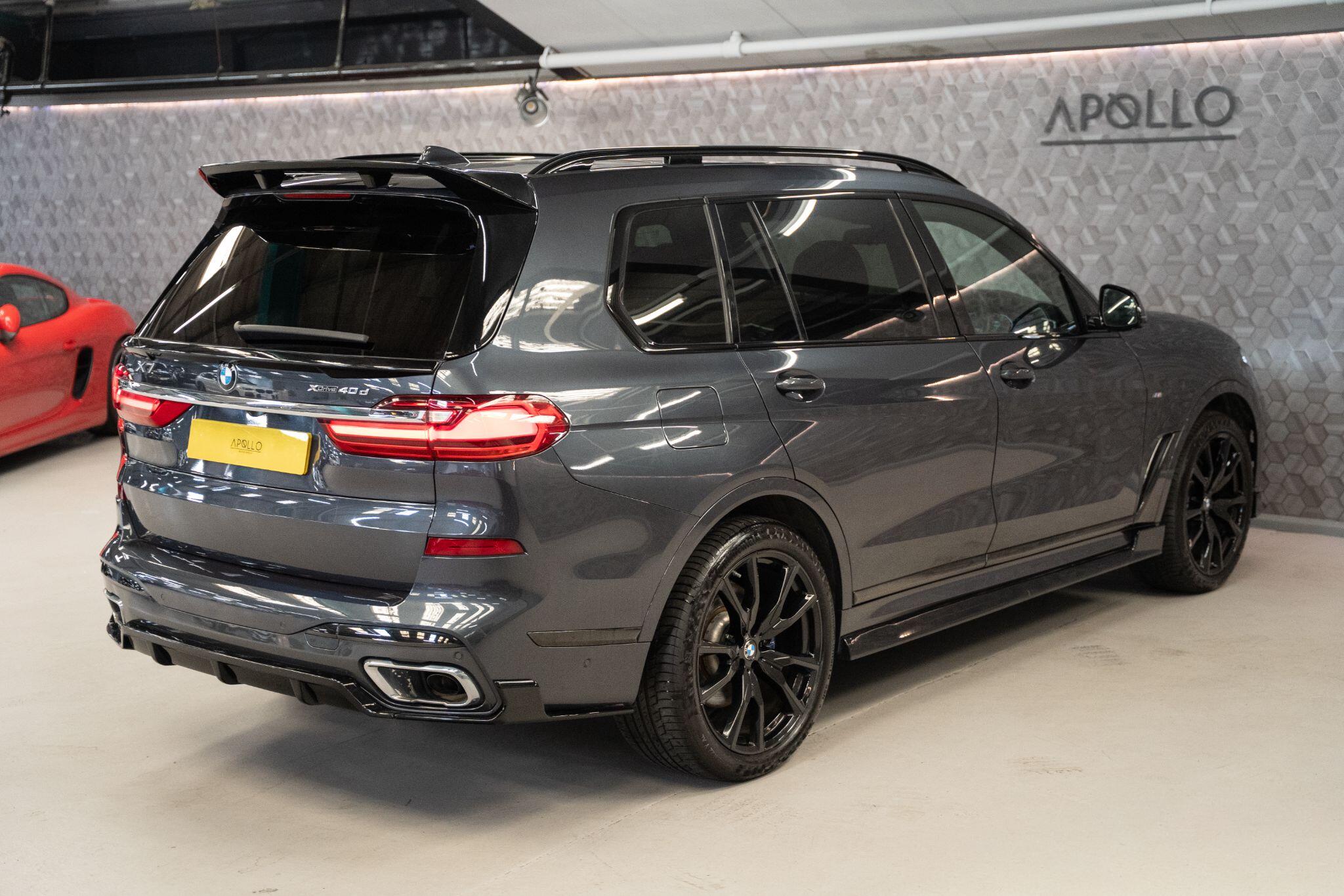 BMW X7 view 10