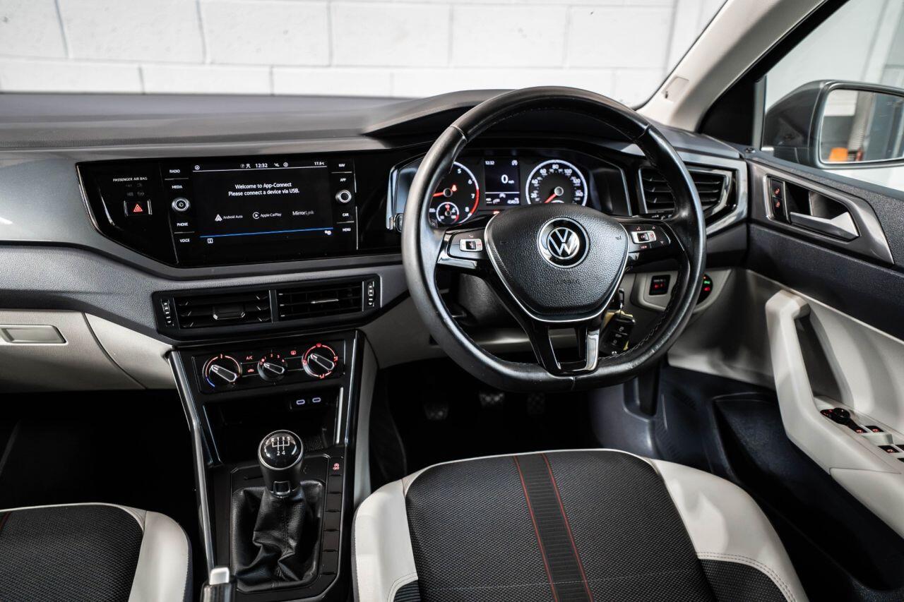 Volkswagen Polo view 28