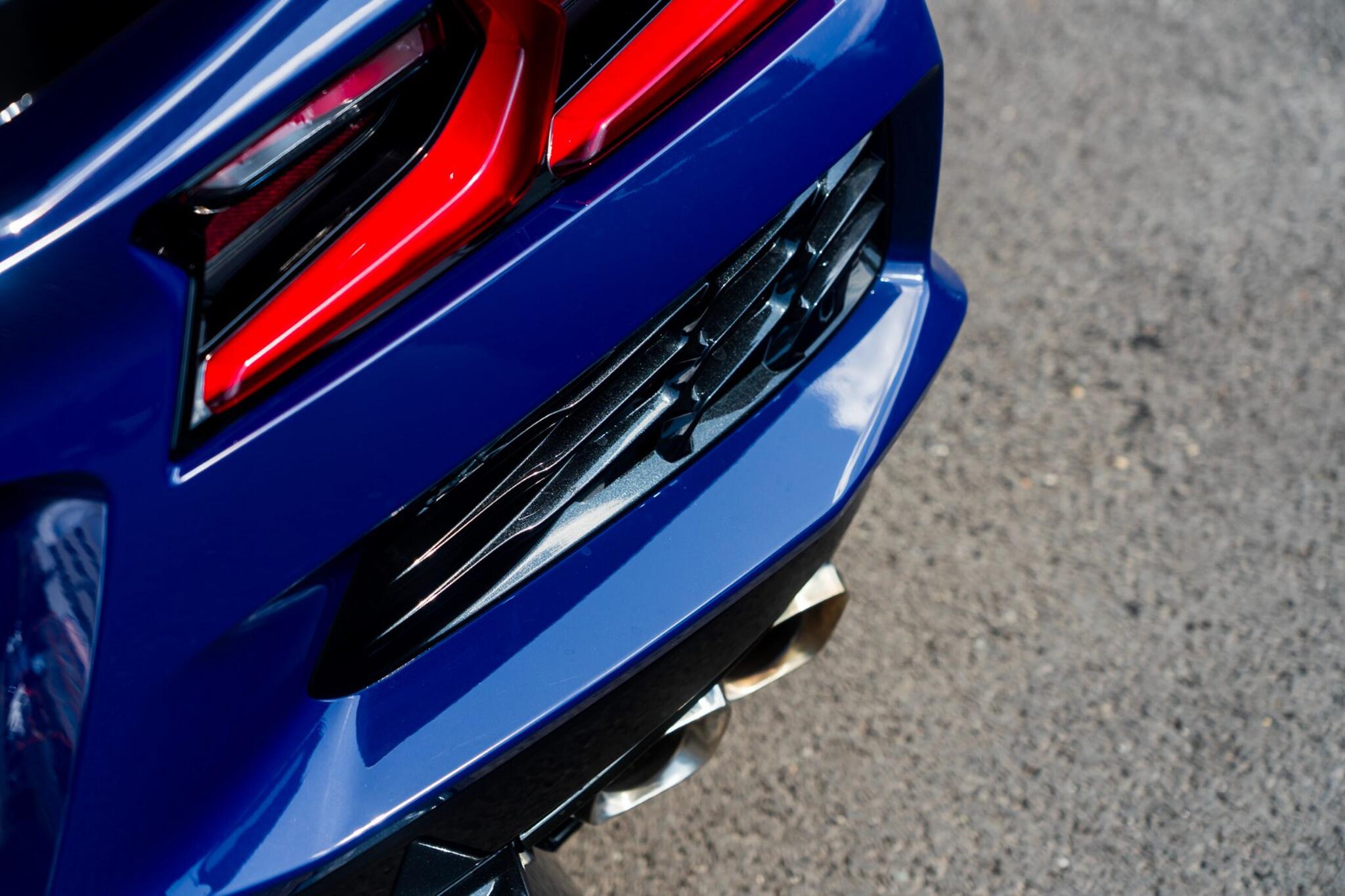 Chevrolet Corvette view 42