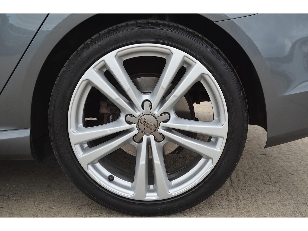 Audi A3 view 34