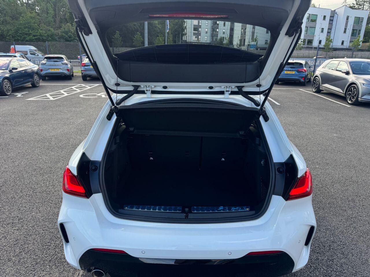 BMW 1 Series view 10