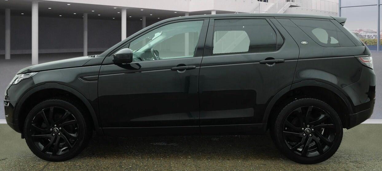 2017 Land Rover Discovery Sport 2.0 TD4 HSE Black Auto 4WD Euro 6 (s/s) 5dr • 72,350 miles image 7
