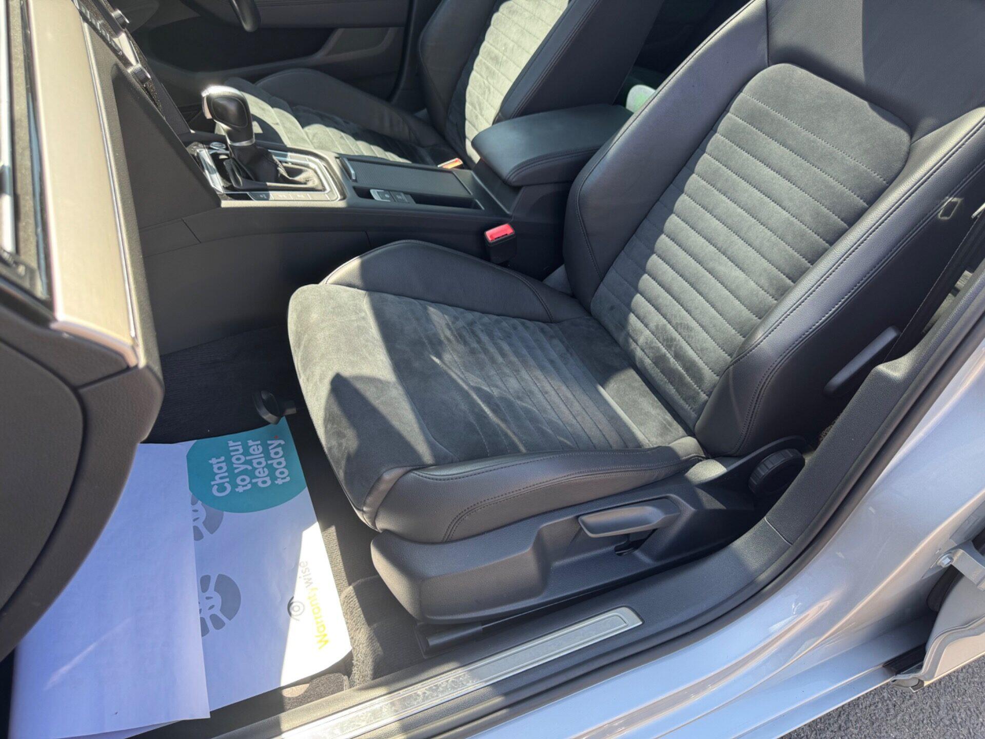 Volkswagen Passat view 38
