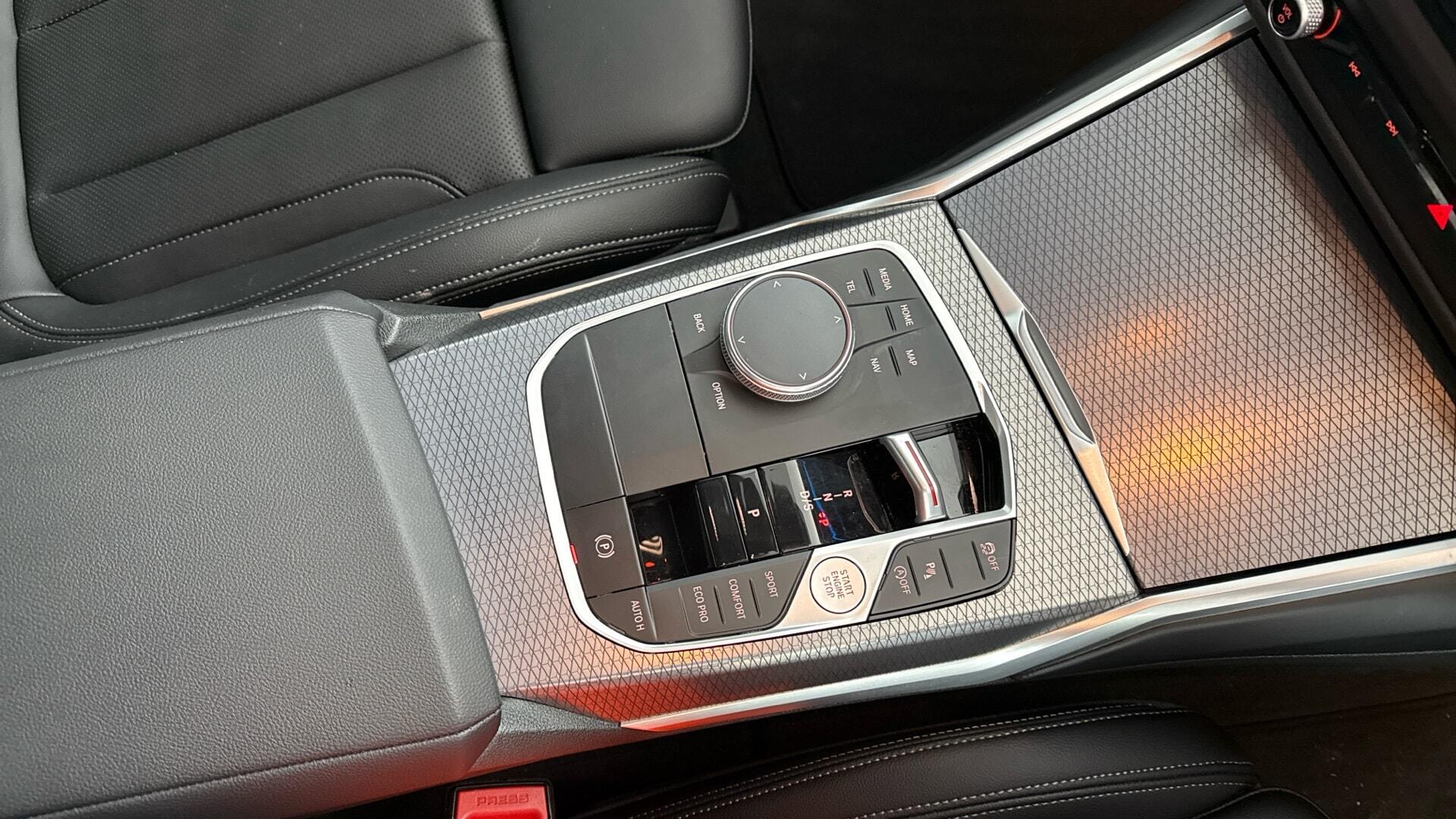 BMW 3 Series view 10