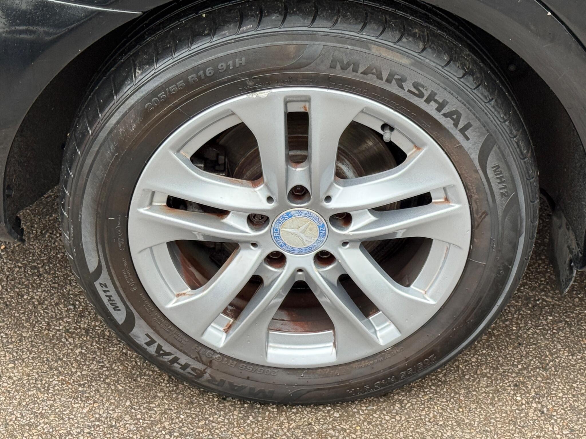 Mercedes-Benz C Class - Image 25