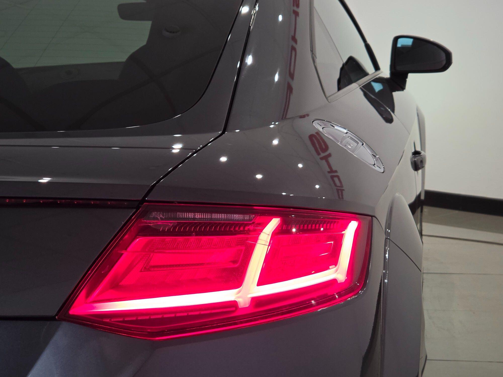 Audi TT view 84